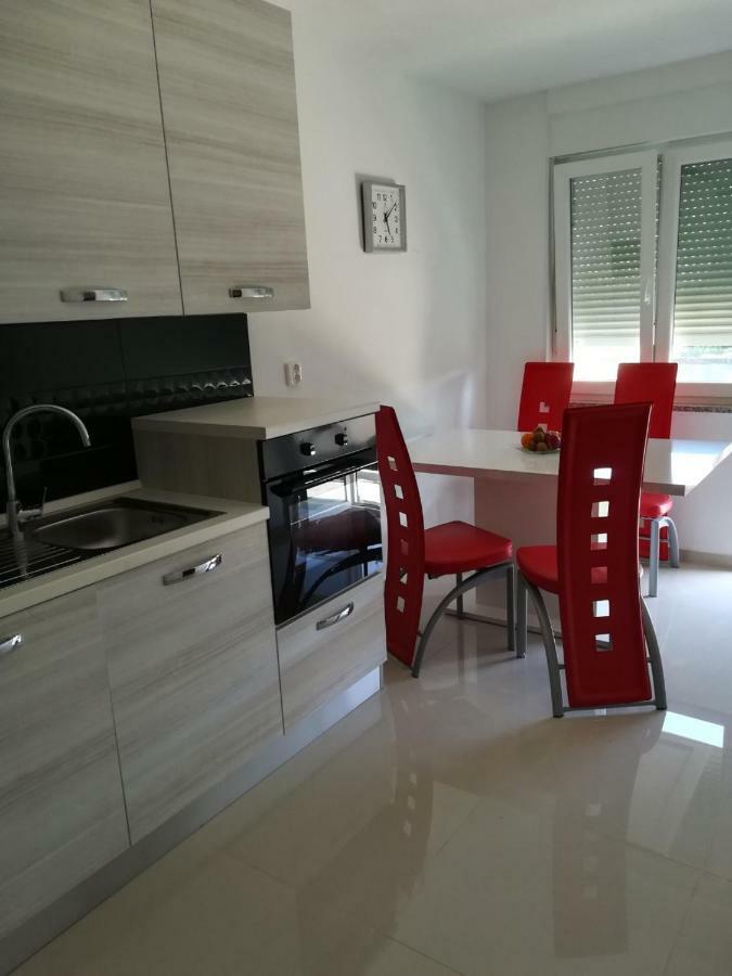 Apartman Tonika Pula Ngoại thất bức ảnh