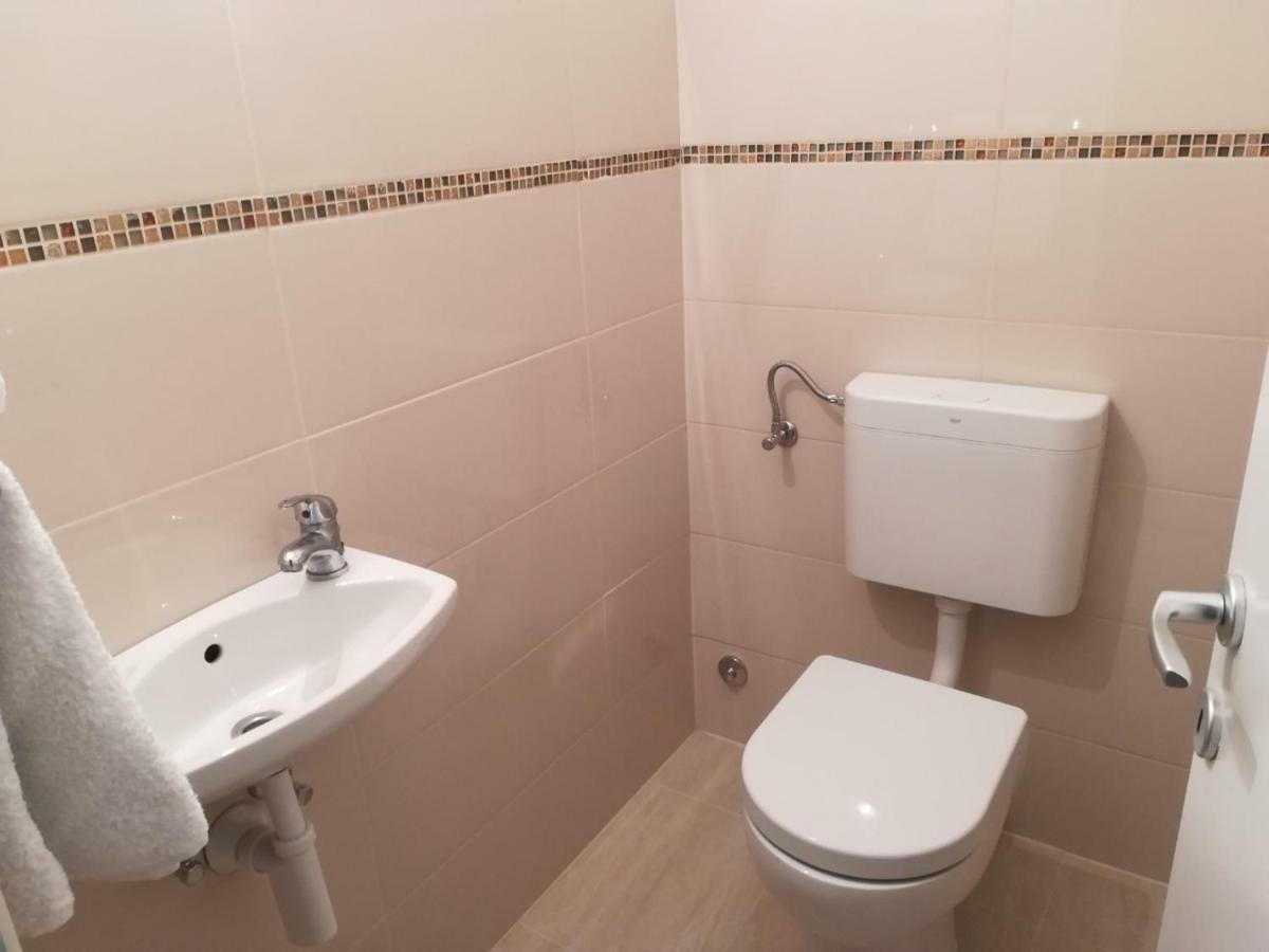 Apartman Tonika Pula Ngoại thất bức ảnh