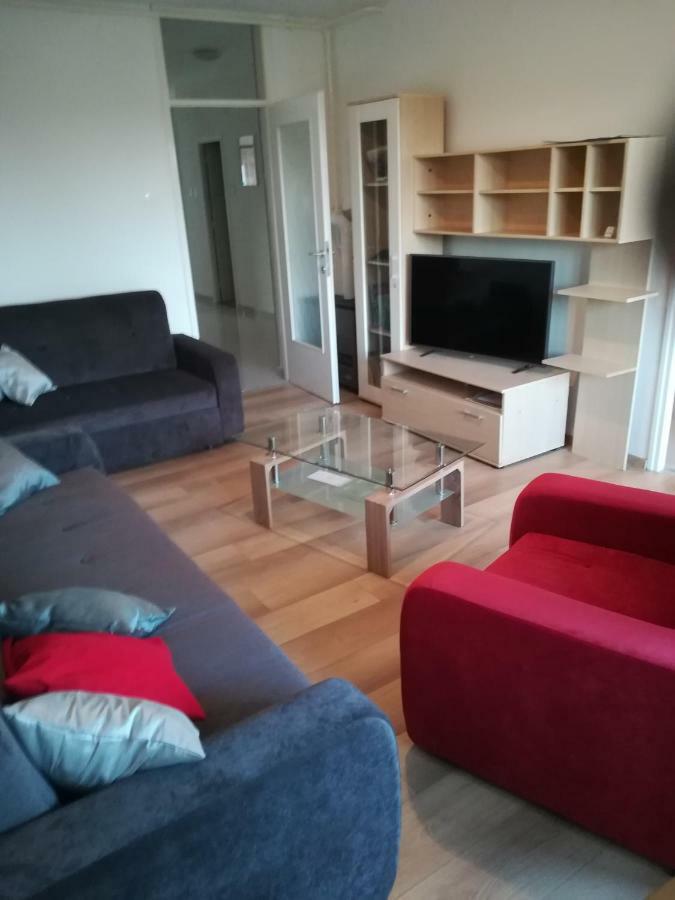 Apartman Tonika Pula Ngoại thất bức ảnh