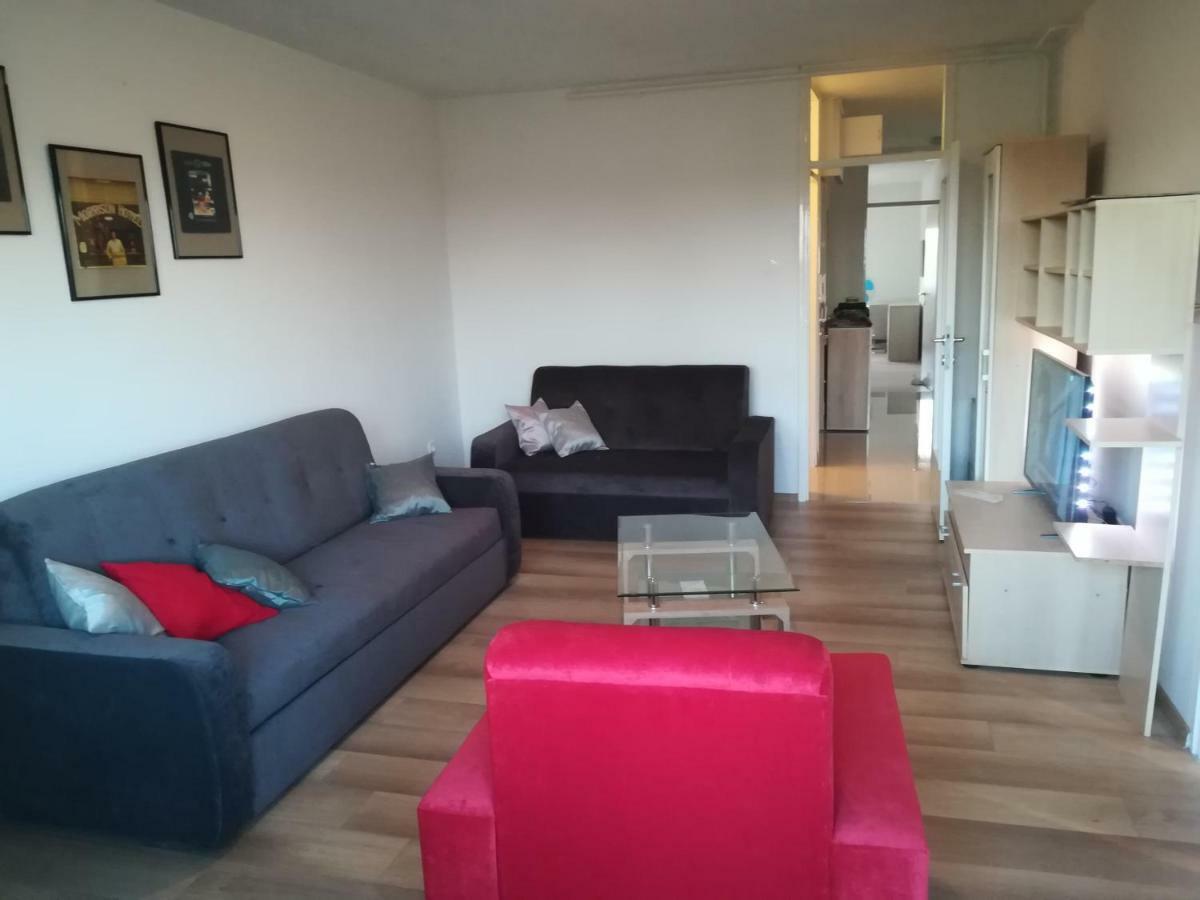 Apartman Tonika Pula Ngoại thất bức ảnh