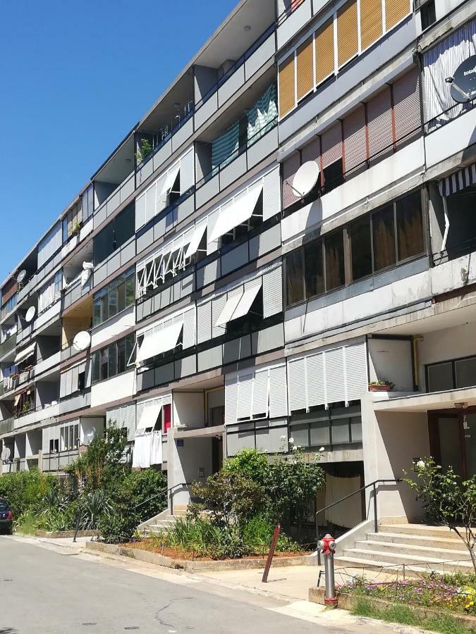 Apartman Tonika Pula Ngoại thất bức ảnh